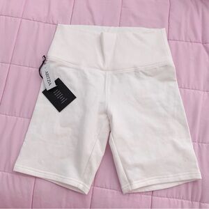 NWT Aritzia atmosphere shorts